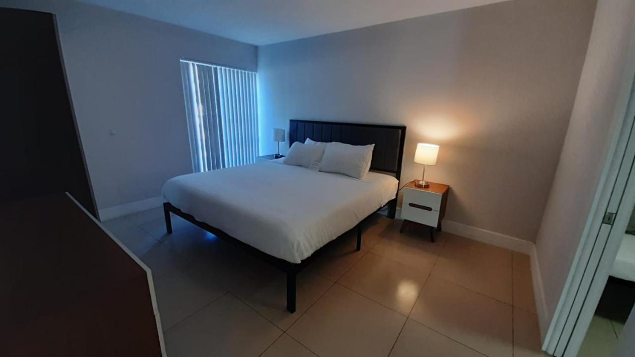 Designer River View Apartments 劳德代尔堡 外观 照片