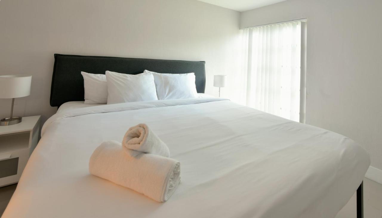 Designer River View Apartments 劳德代尔堡 外观 照片