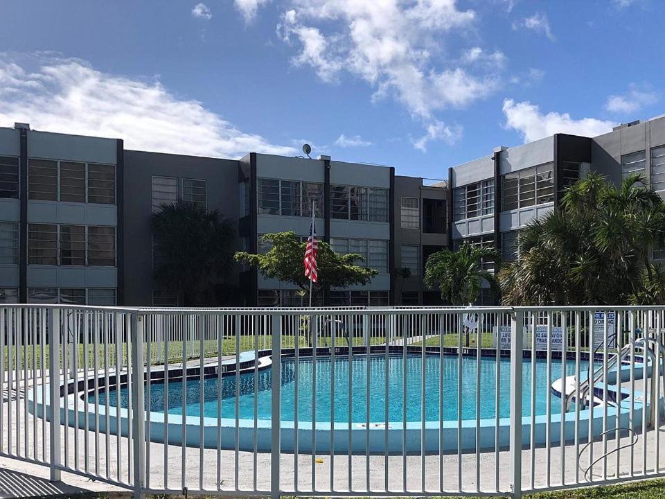Designer River View Apartments 劳德代尔堡 外观 照片