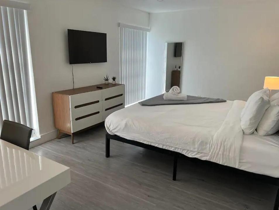 Designer River View Apartments 劳德代尔堡 外观 照片